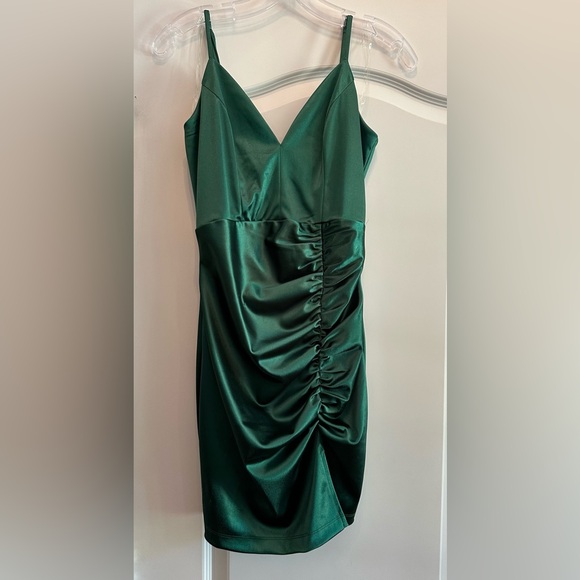 Love, Nickie Lew gathered satin mini dress in emerald green - Picture 3 of 8
